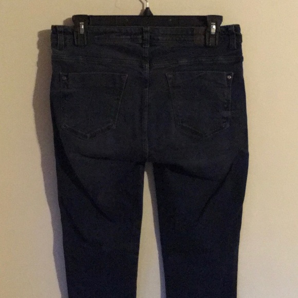 Zara Basic Z1975 Slim-Straight Denim Jeans in a Dark Wash (US 6) - Picture 9 of 11